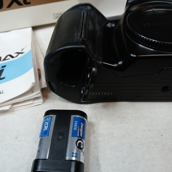 MINOLTA 5 Xi Maxxum 35mm Film SLR Body Only - Picture 7 of 8